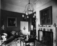 small-lounge